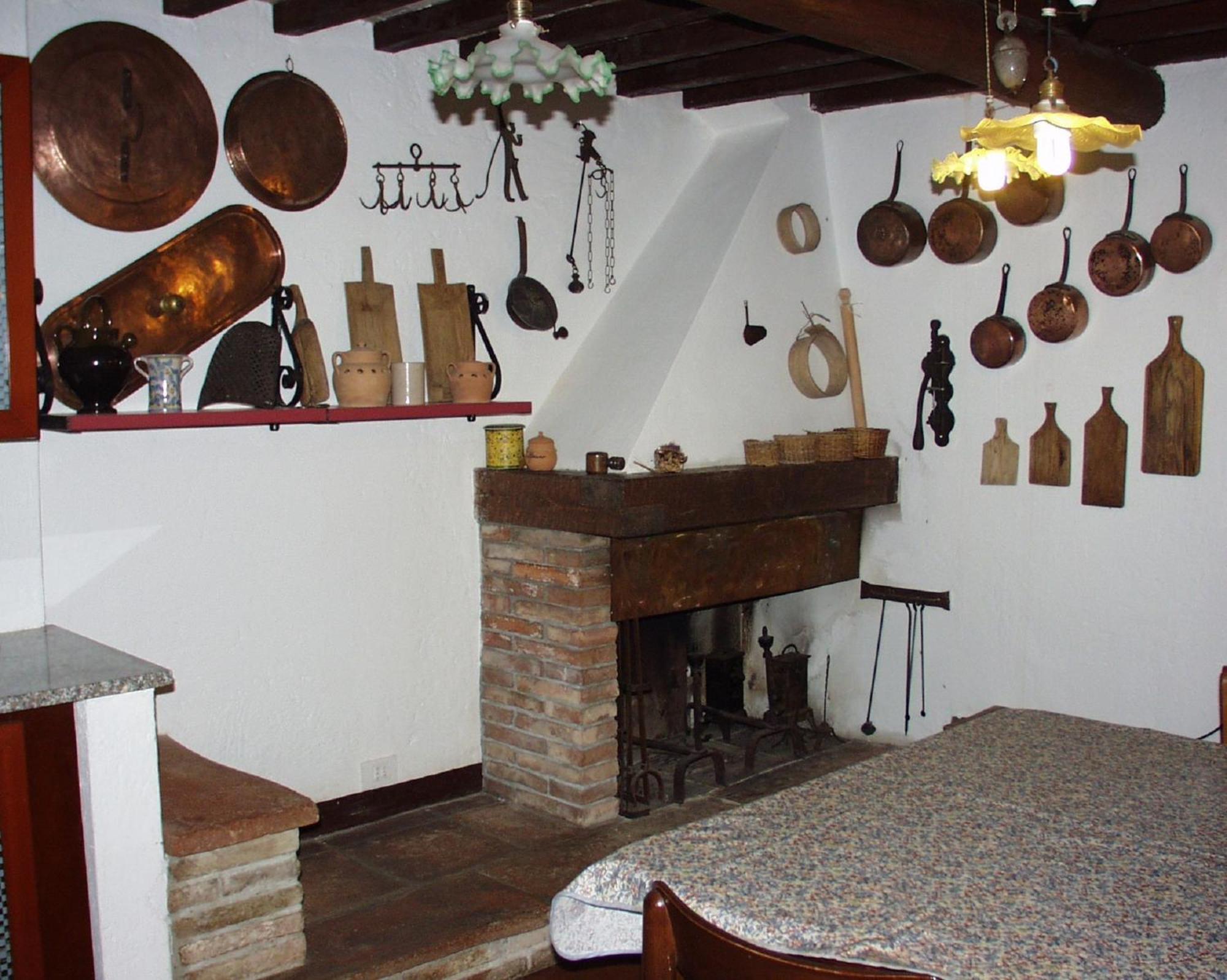 Sassi Bianchi Guest House Sensano ภายนอก รูปภาพ
