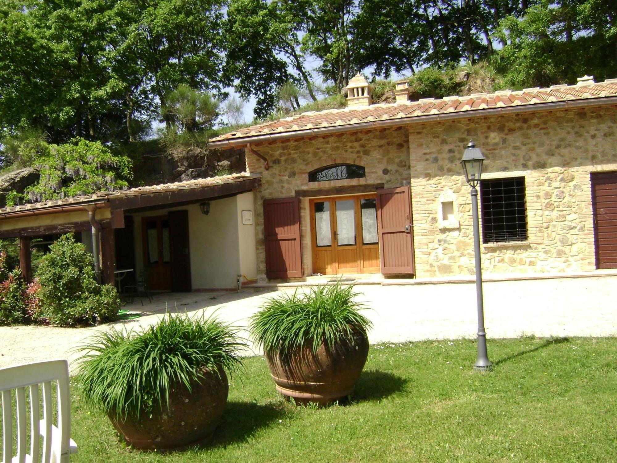 Sassi Bianchi Guest House Sensano ภายนอก รูปภาพ
